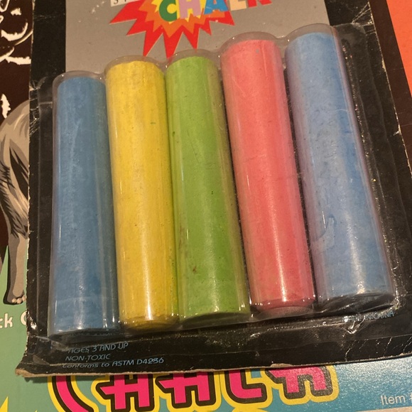 NWOT Black Construction Paper Chalk Pad and Package of Jumbo Chalk - Picture 4 of 4